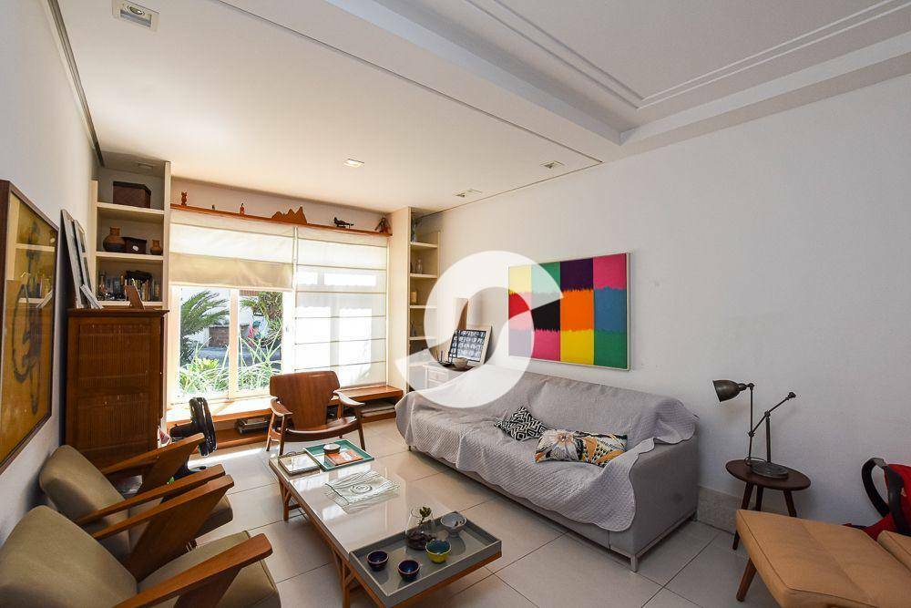 Casa à venda com 4 quartos, 200m² - Santa Rosa,Niterói