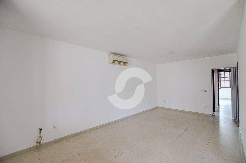 Casa à venda com 3 quartos, 243m² - Itaipu,Niterói
