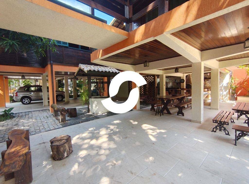 Casa à venda com 3 quartos, 339m² - Piratininga,Niterói