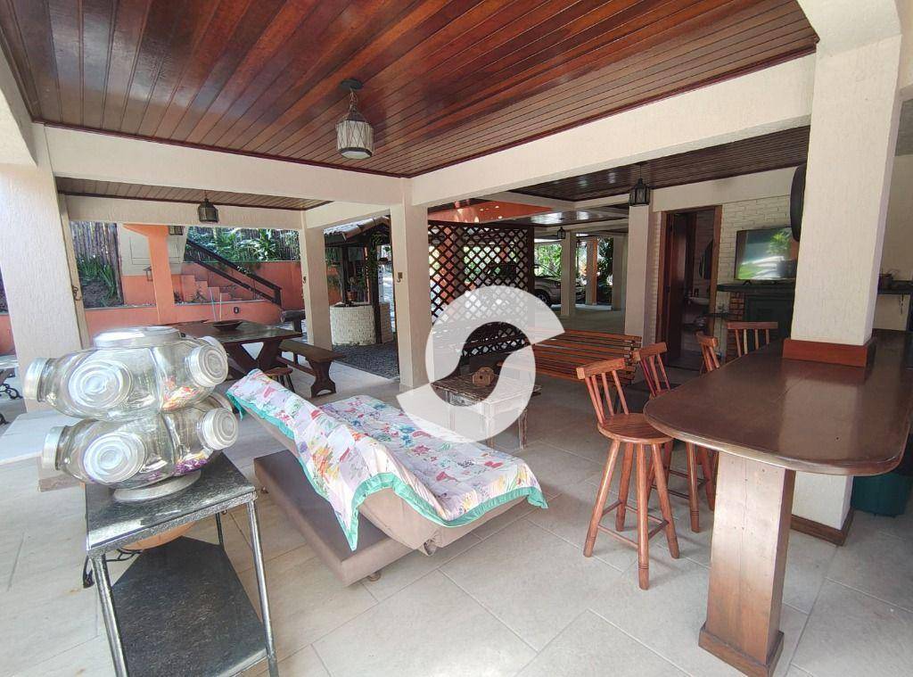 Casa à venda com 3 quartos, 339m² - Piratininga,Niterói