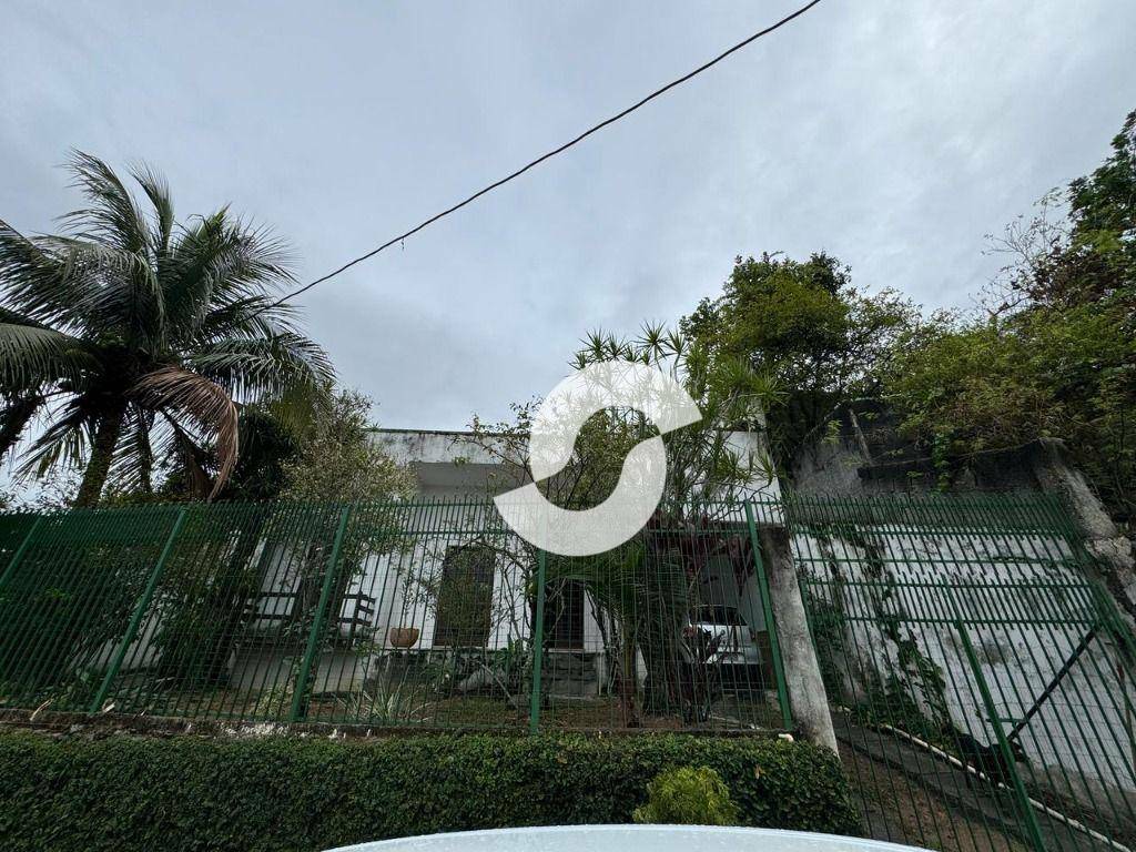 Casa à venda com 1 quarto, 360m² - Piratininga,Niterói