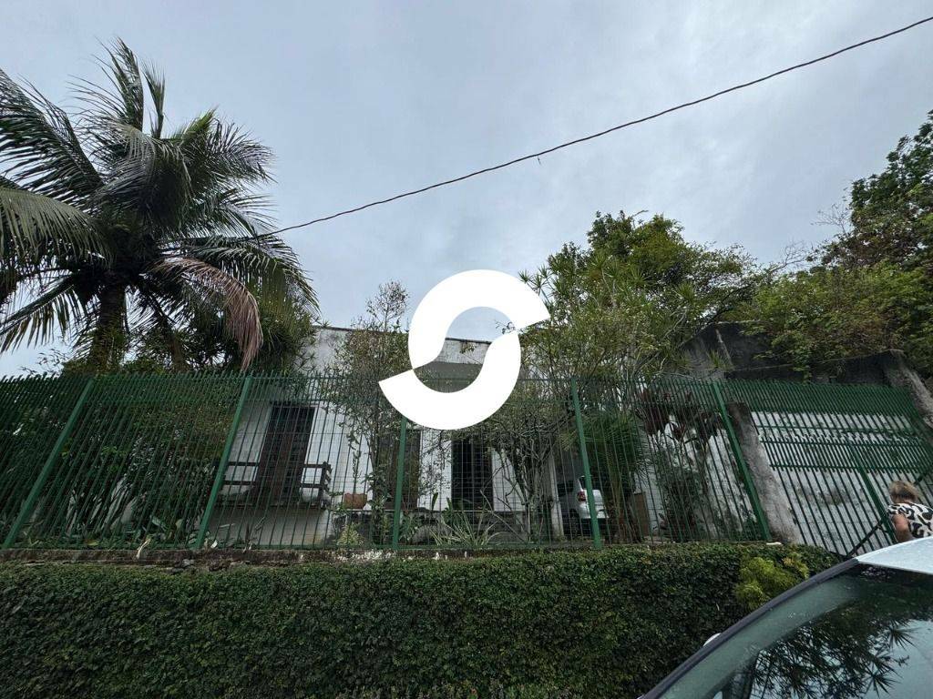 Casa à venda com 1 quarto, 360m² - Piratininga,Niterói