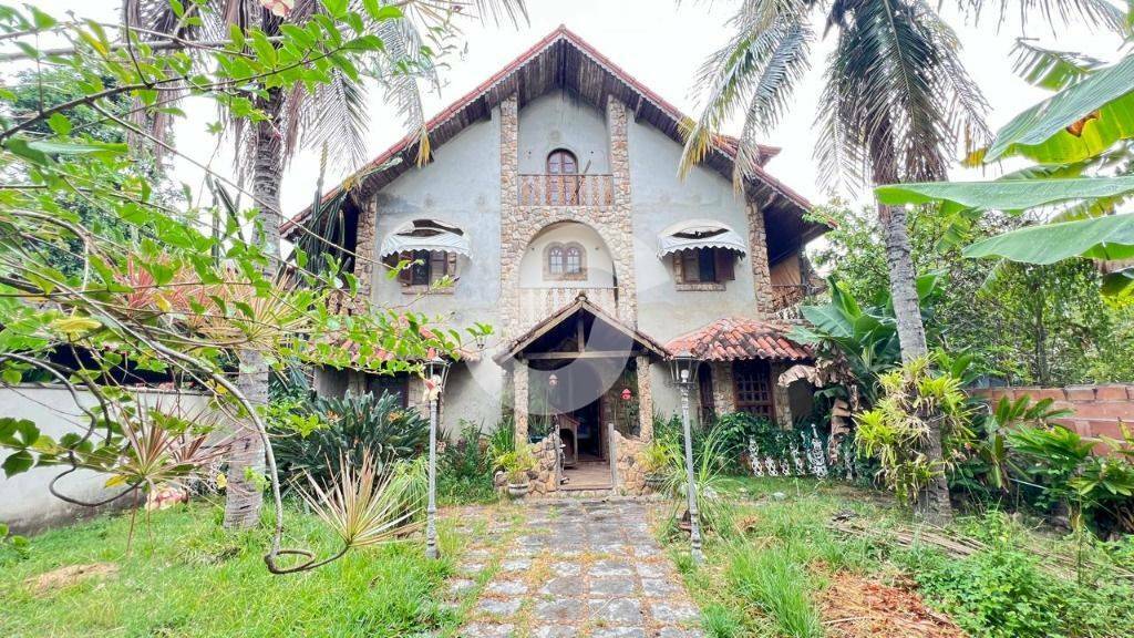 Casa à venda com 5 quartos, 350m² - Itaipu,Niterói