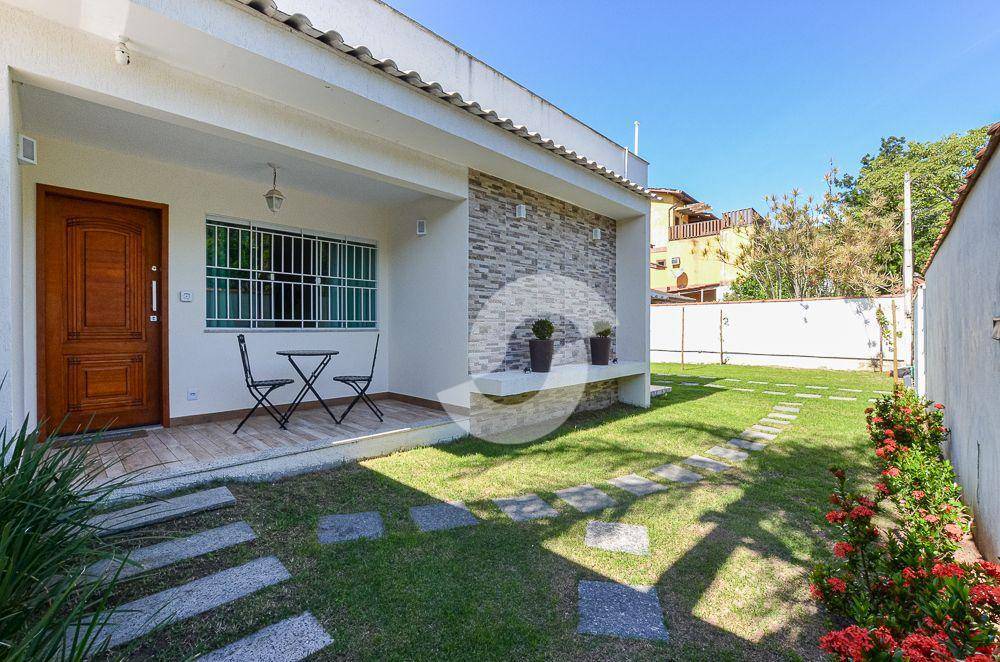 Casa à venda com 3 quartos, 250m² - Itaipu,Niterói