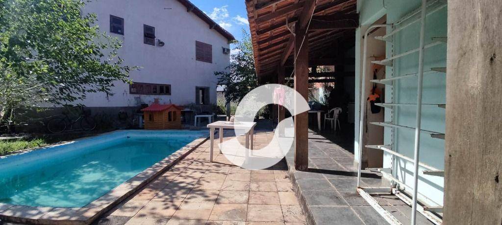 Casa à venda com 4 quartos, 310m² - Piratininga,Niterói