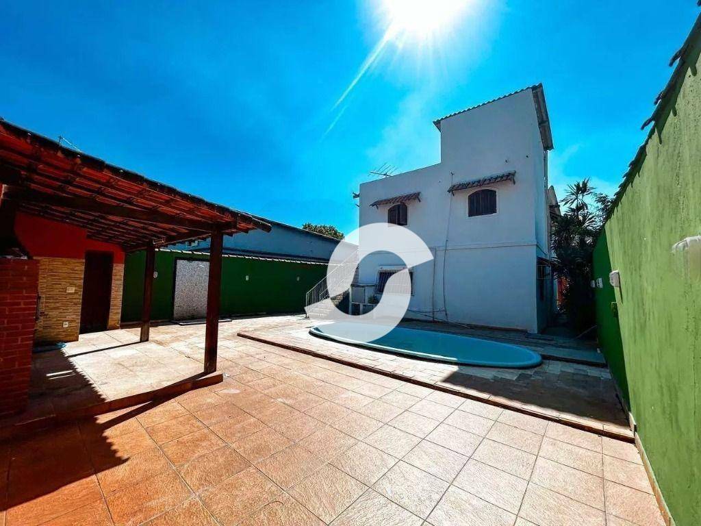 Casa à venda com 3 quartos, 251m² - Maravista,Niterói