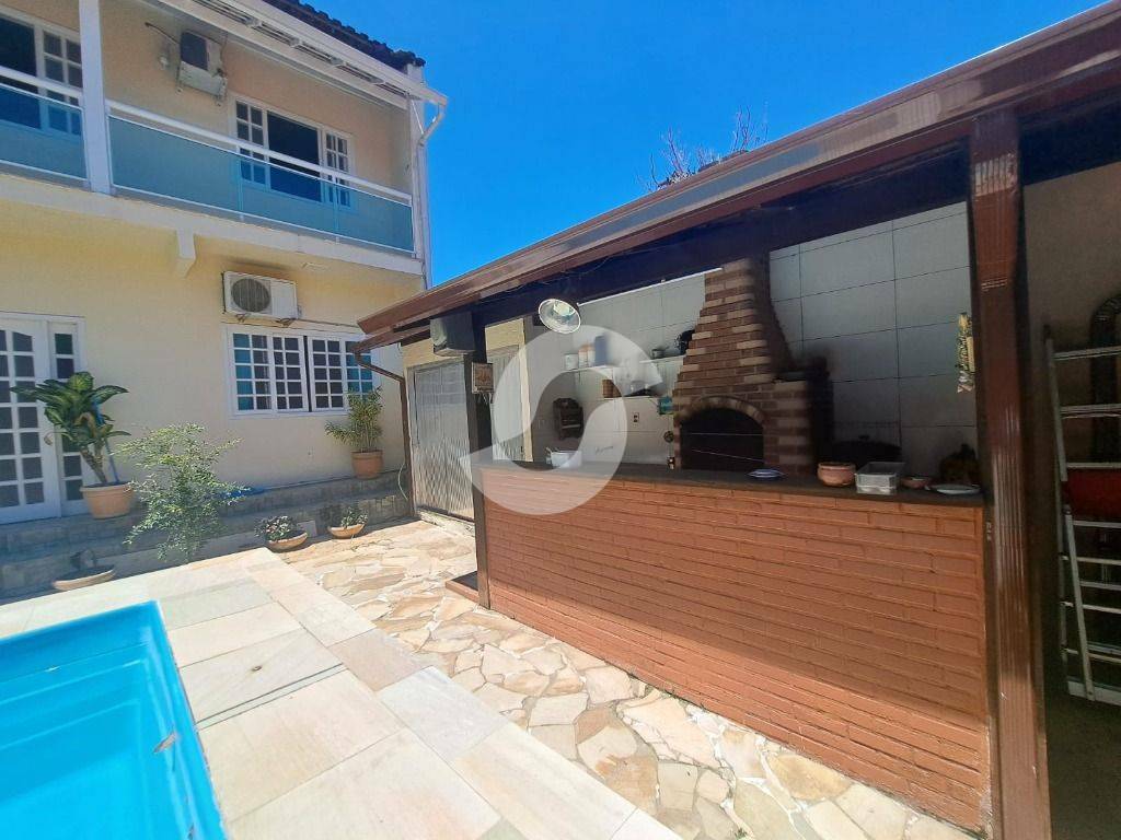 Casa à venda com 4 quartos, 254m² - Itaipu,Niterói