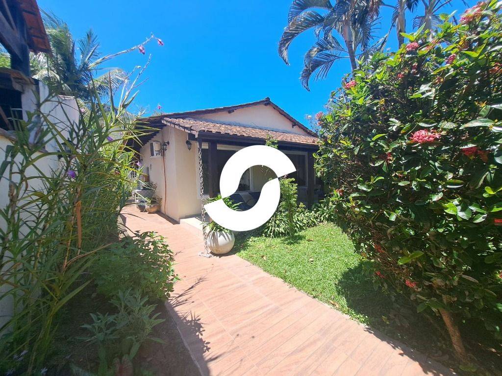  - Casa com 4 dormitórios à venda, 254 m² por R$ 800.000,00 - Itaipu - Niterói/RJ