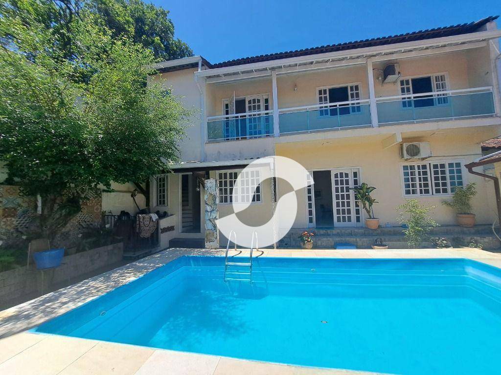 Casa à venda com 4 quartos, 254m² - Itaipu,Niterói