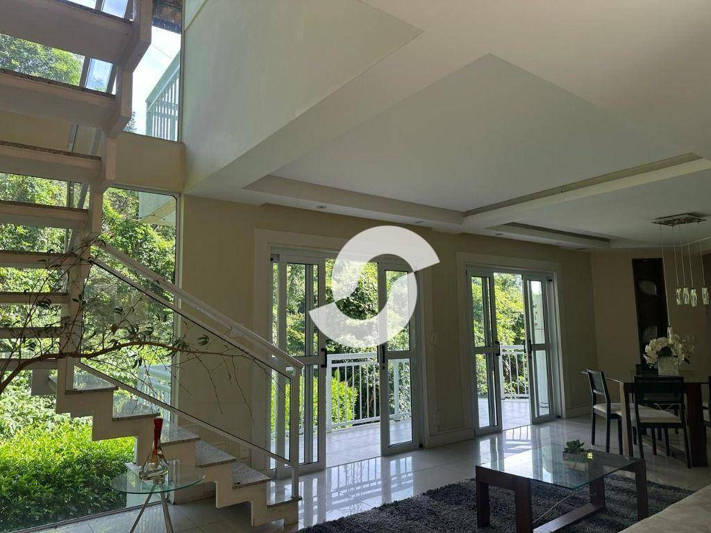 Casa à venda com 3 quartos, 276m² - Sape,Niterói