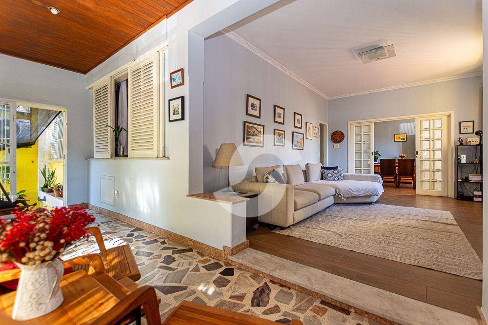 Casa à venda com 5 quartos, 216m² - Pe Pequeno,Niterói