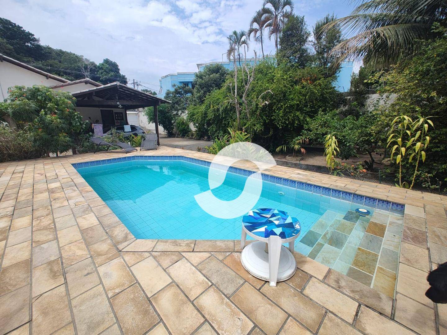 Casa à venda com 3 quartos, 198m² - Badu,Niterói