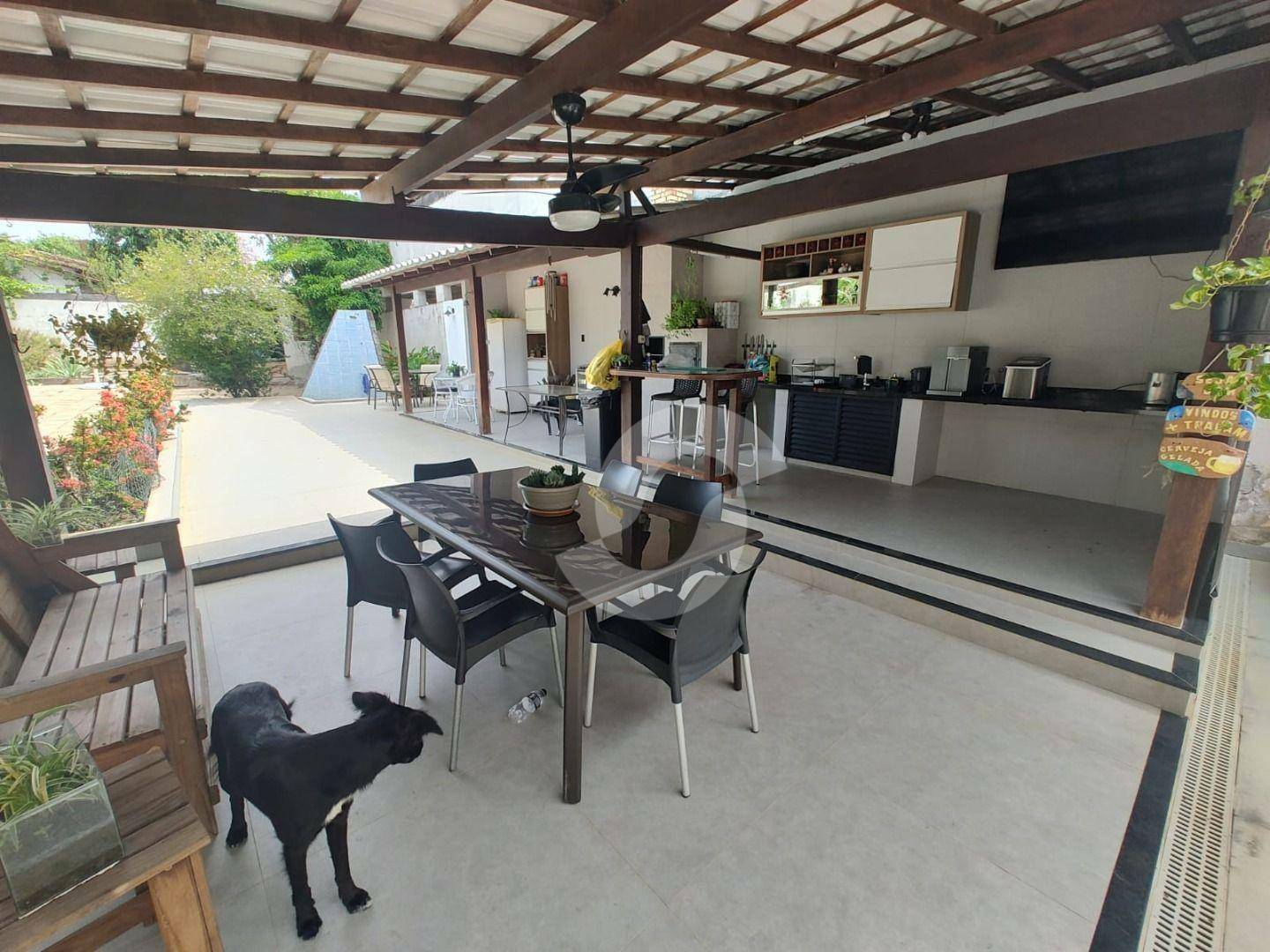 Casa à venda com 3 quartos, 198m² - Badu,Niterói