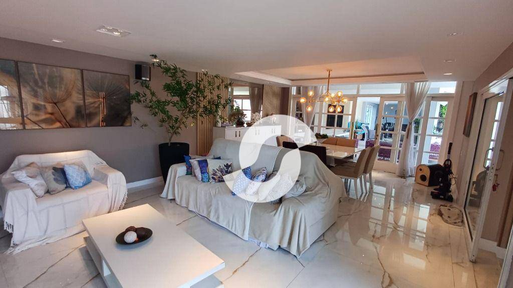 Casa à venda com 3 quartos, 400m² - São Francisco,Niterói