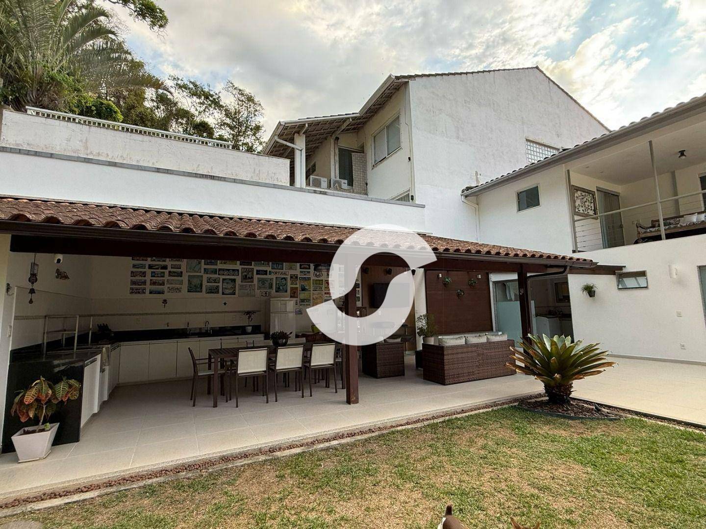  - Casa com 3 dormitórios à venda, 350 m² por R$ 3.500.000,00 - São Francisco - Niterói/RJ