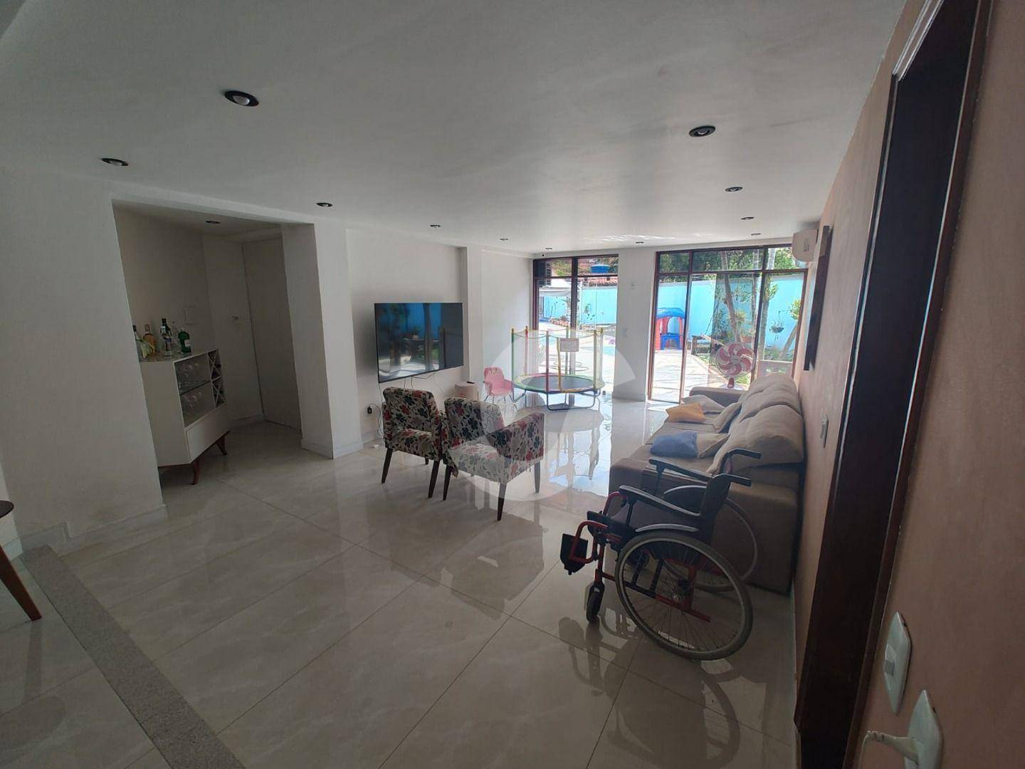 Casa à venda com 6 quartos, 370m² - Badu,Niterói
