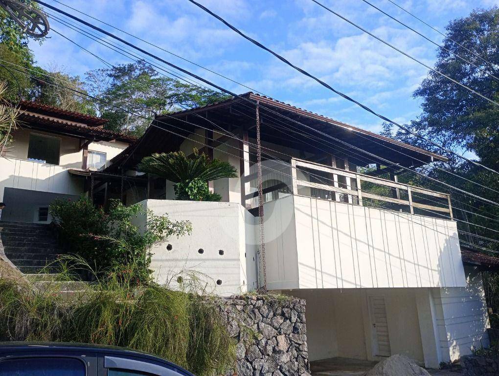 Casa à venda com 4 quartos, 340m² - Pendotiba,Niterói