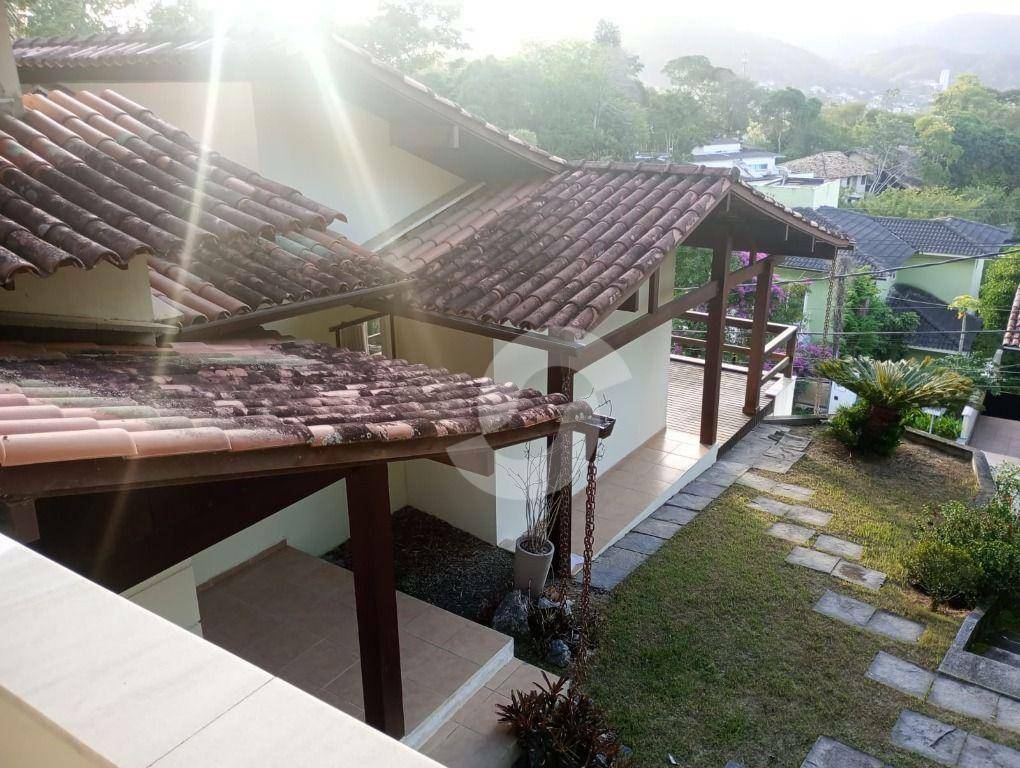 Casa à venda com 4 quartos, 340m² - Pendotiba,Niterói