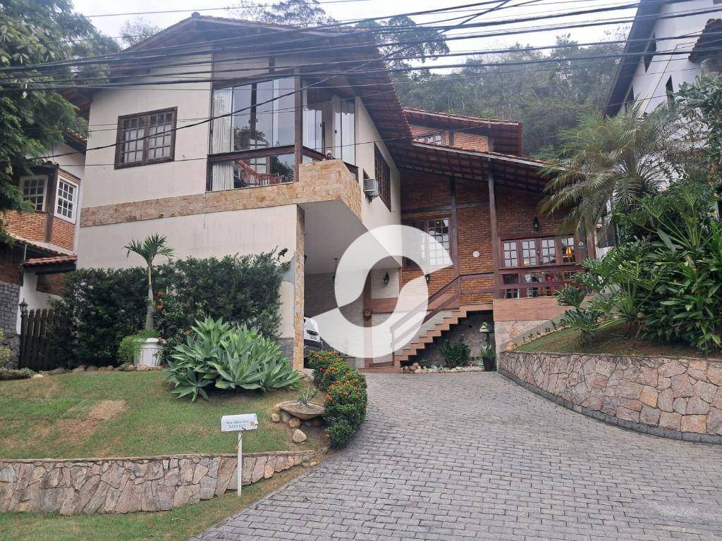 Casa à venda com 3 quartos, 318m² - Piratininga,Niterói
