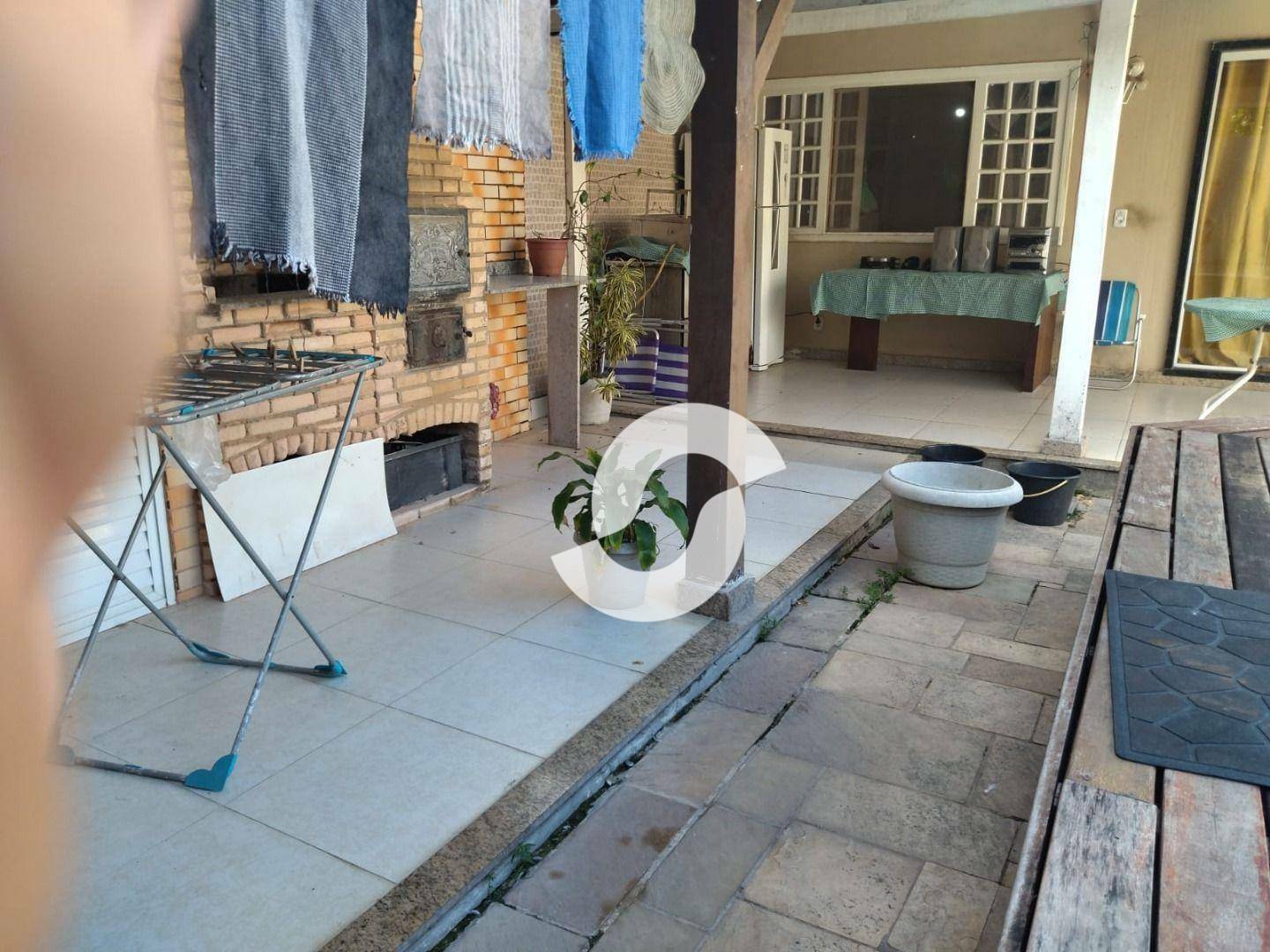 Casa à venda com 5 quartos, 180m² - Serra Grande,Niterói