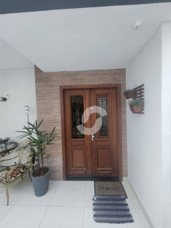 Casa à venda com 2 quartos, 96m² - Ingá,Niterói