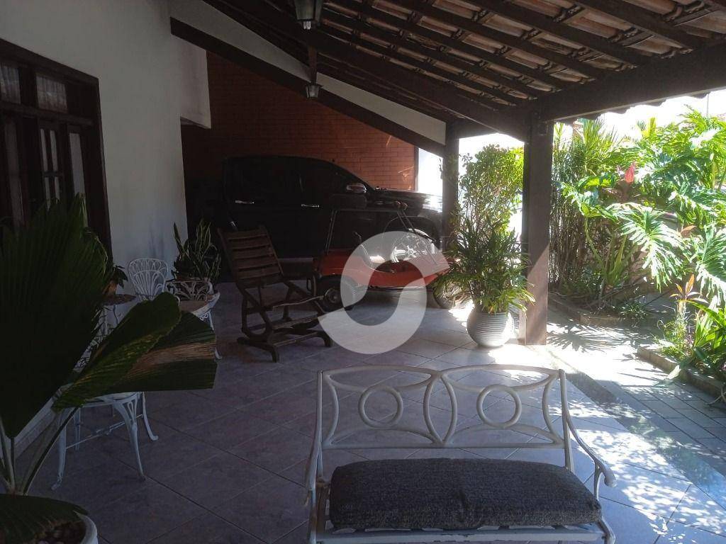 Casa à venda com 4 quartos, 290m² - Maria Paula,Niterói