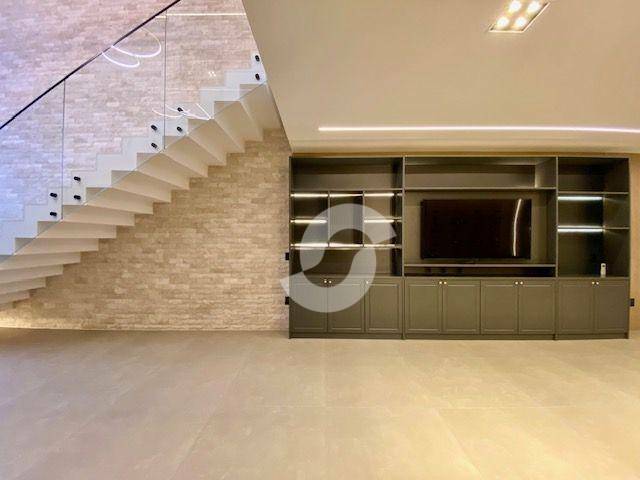  - Casa moderna, sofisticada e a poucos metros da orla de Camboinhas