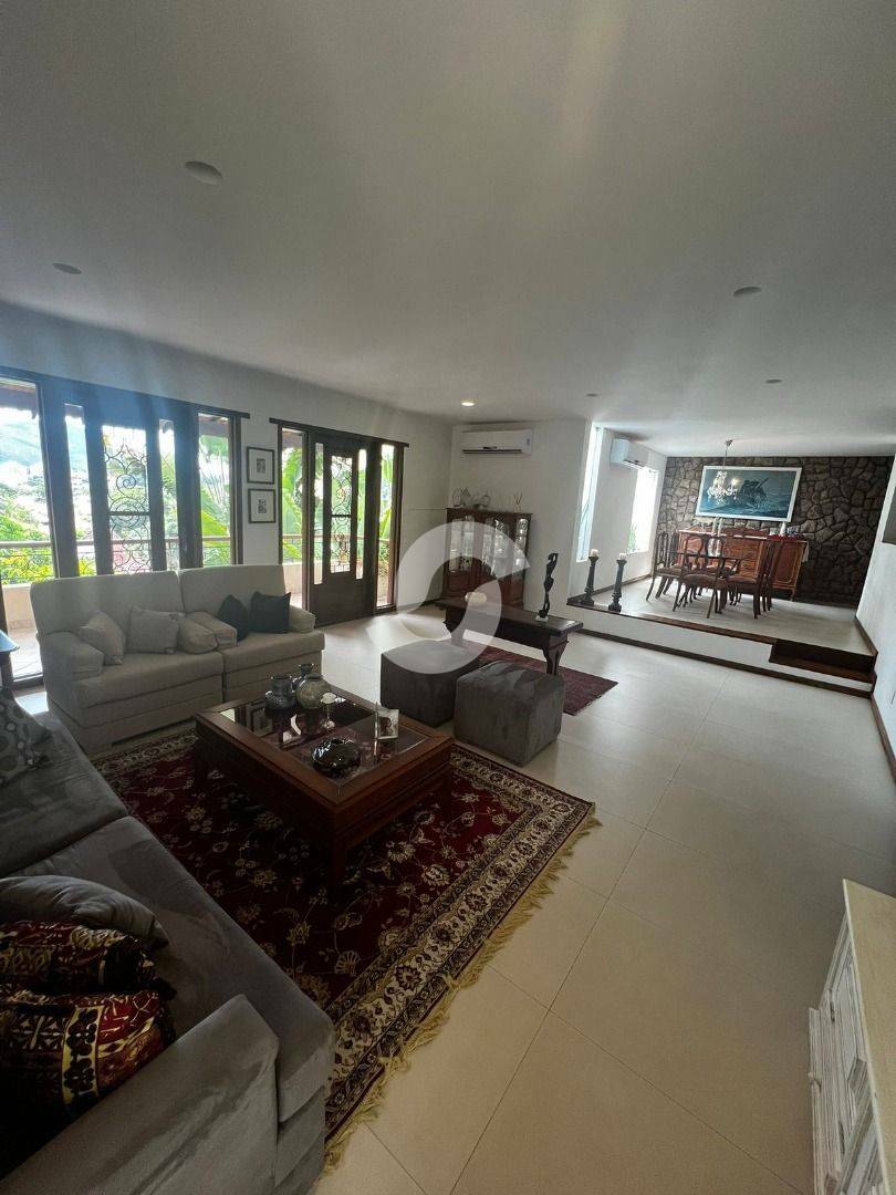  - Casa em Cond. com 4 Qts à venda - Itaipu - Niterói/RJ