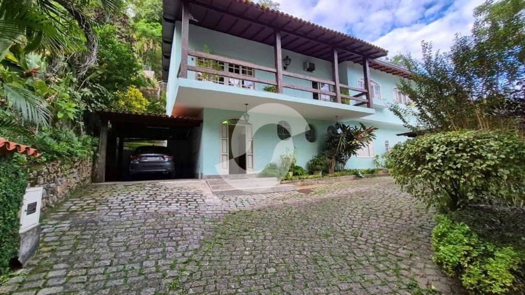 Casa à venda com 4 quartos, 342m² - Itaipu,Niterói