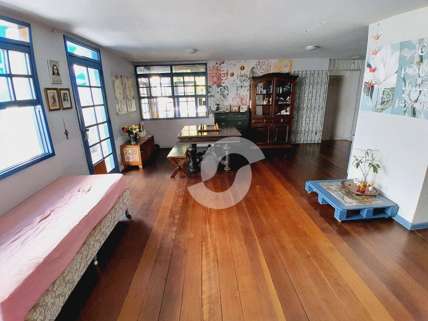 Casa à venda com 3 quartos, 160m² - Badu,Niterói