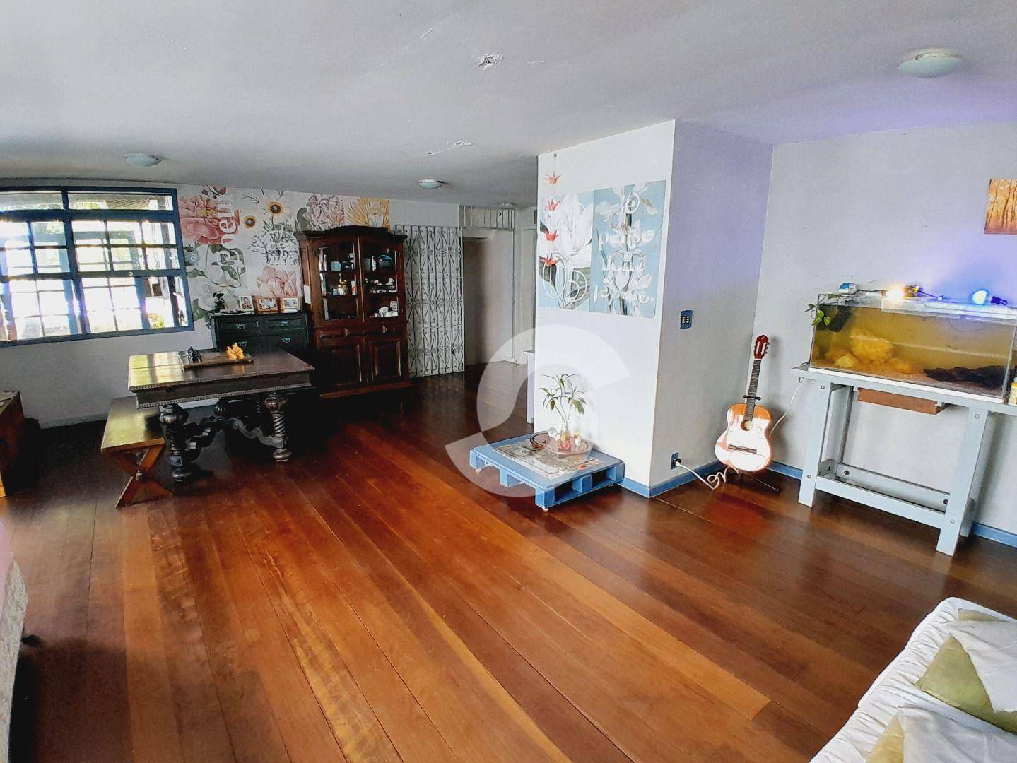 Casa à venda com 3 quartos, 160m² - Badu,Niterói