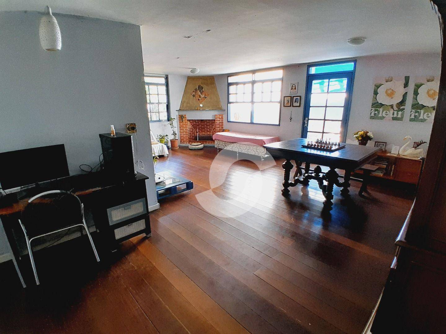 Casa à venda com 3 quartos, 160m² - Badu,Niterói