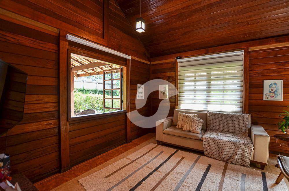 Casa à venda com 4 quartos, 197m² - Pendotiba,Niterói
