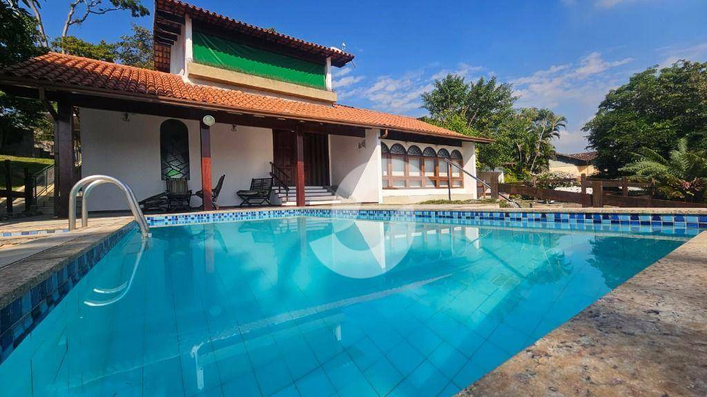 Casa à venda com 3 quartos, 259m² - Maria Paula,Niterói