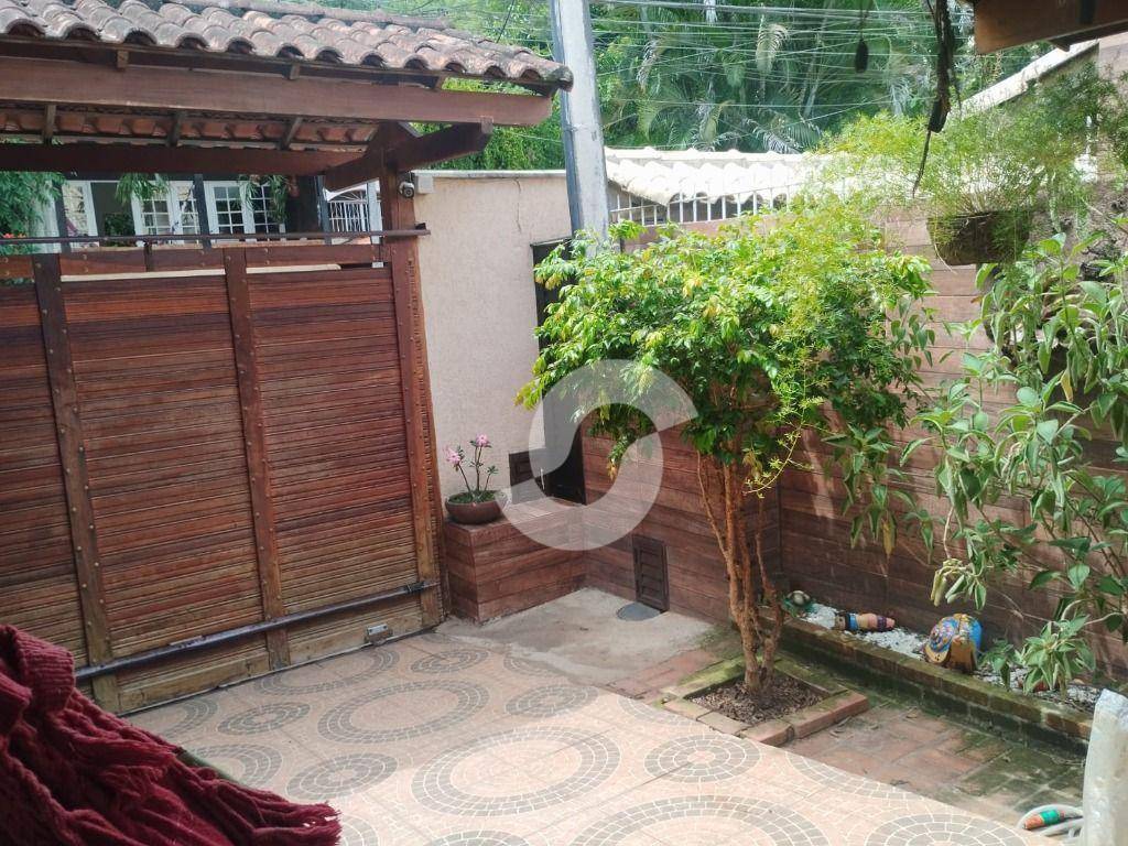 Casa à venda com 3 quartos, 120m² - Mata Paca,Niterói