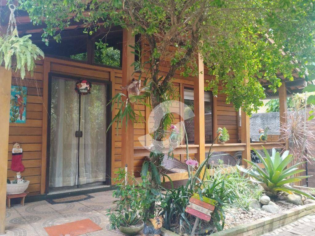  - Casa com 3 dormitórios à venda, 120 m² por R$ 900.000,00 - Mata Paca - Niterói/RJ