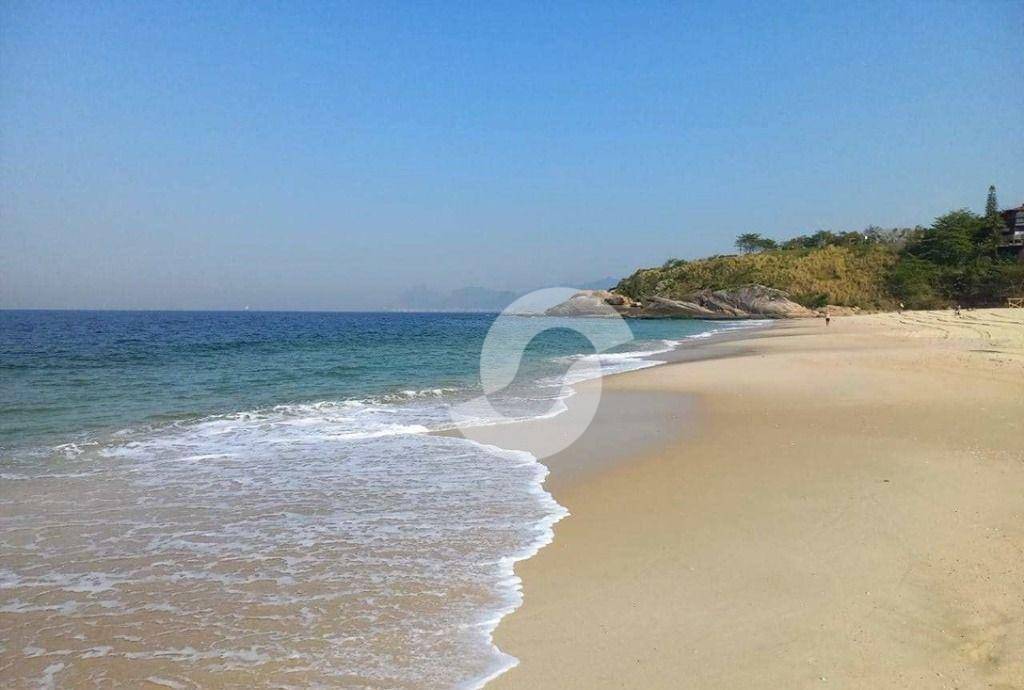 Casa à venda com 3 quartos, 346m² - Camboinhas,Niterói