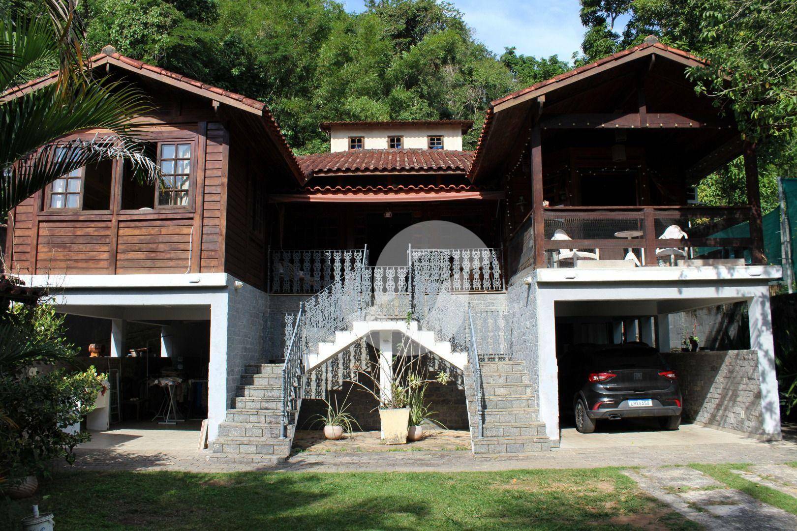 Casa à venda com 7 quartos, 177m² - Pendotiba,Niterói