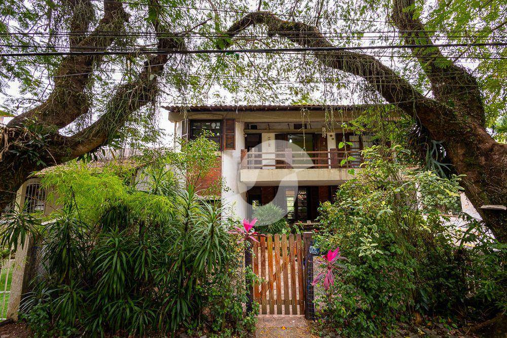 Casa à venda com 3 quartos, 266m² - Mata Paca,Niterói