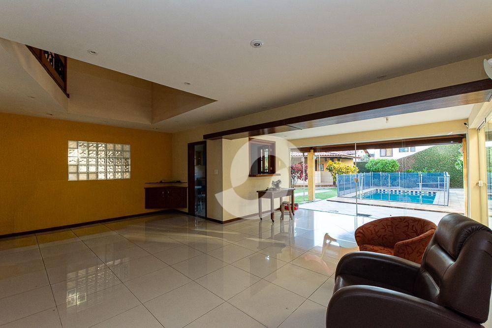 Casa à venda com 4 quartos, 289m² - Camboinhas,Niterói