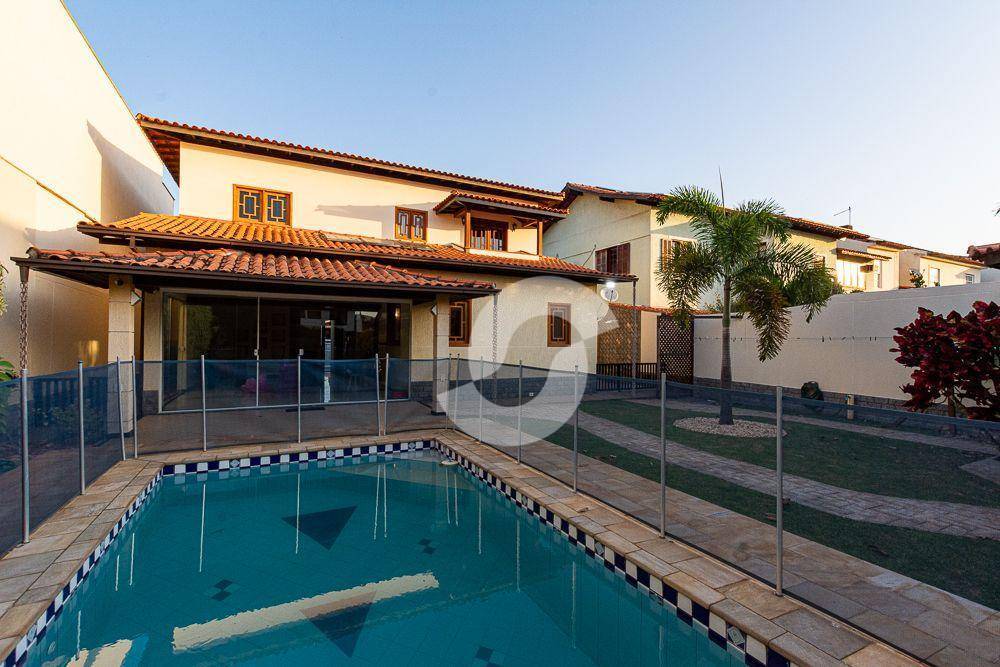 Casa à venda com 4 quartos, 289m² - Camboinhas,Niterói