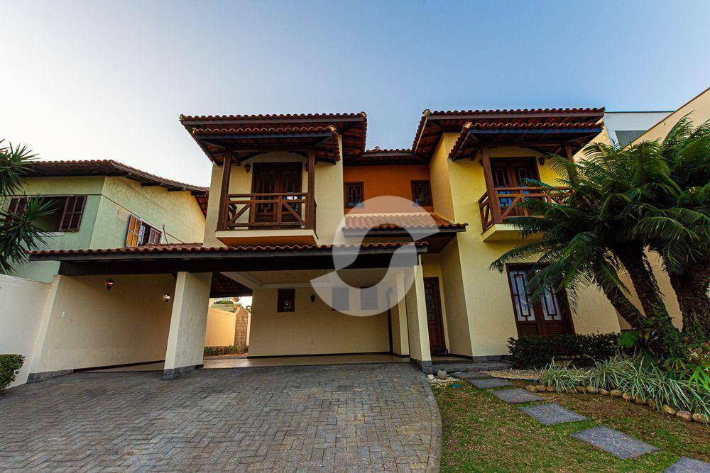 Casa à venda com 4 quartos, 289m² - Camboinhas,Niterói