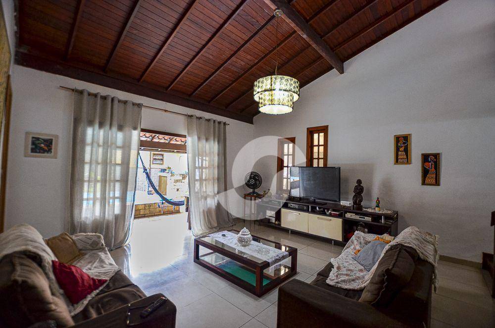 Casa à venda com 5 quartos, 228m² - Maravista,Niterói