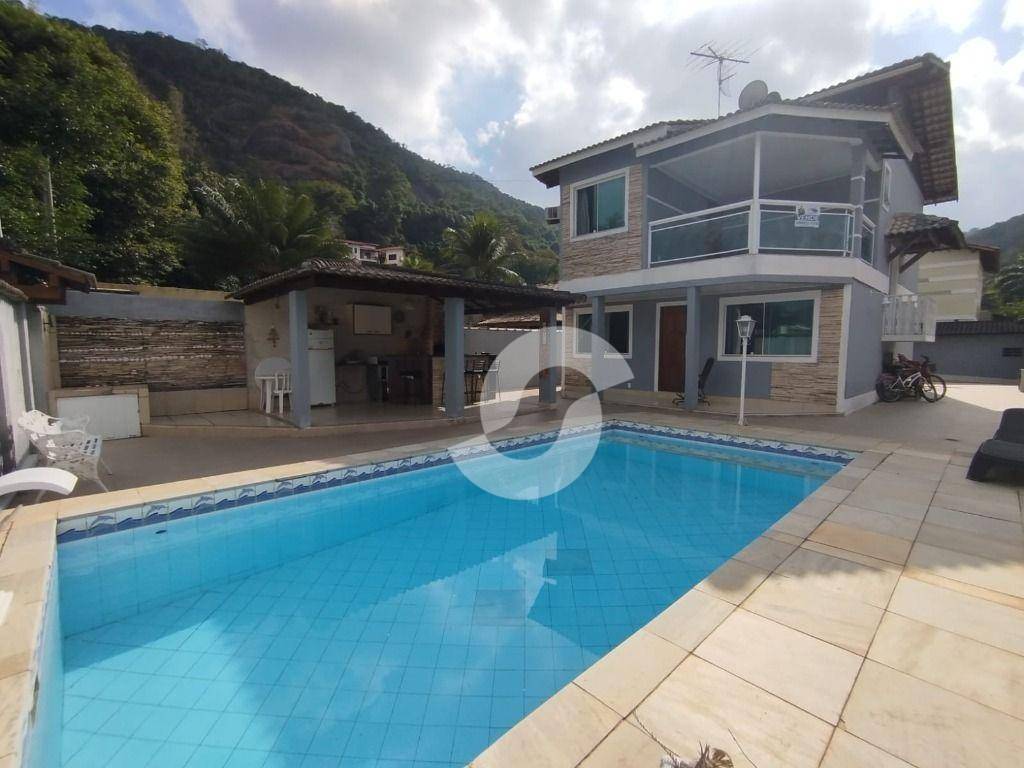 Casa à venda com 3 quartos, 361m² - Piratininga,Niterói