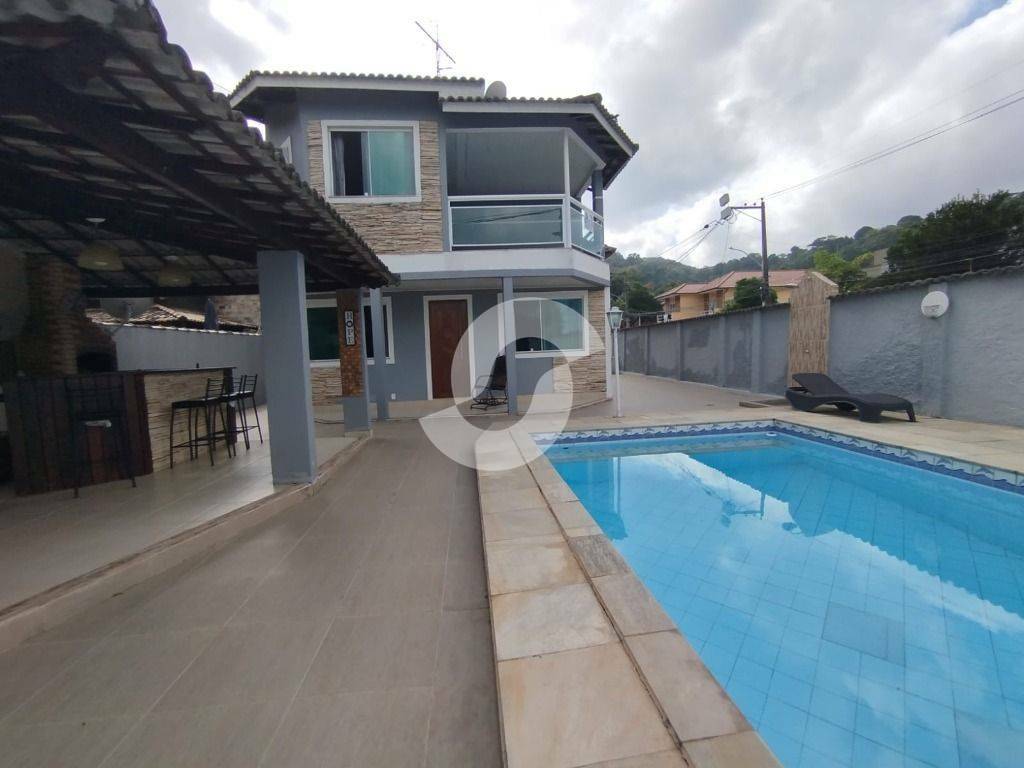 Casa à venda com 3 quartos, 361m² - Piratininga,Niterói