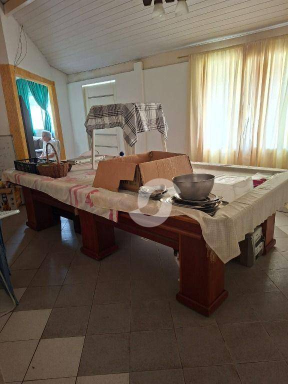 Casa à venda com 1 quarto, 180m² - Santo Antônio,Niterói