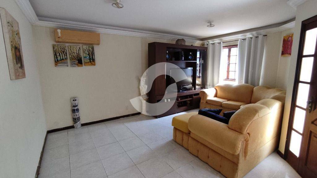 Casa à venda com 4 quartos, 502m² - Maravista,Niterói