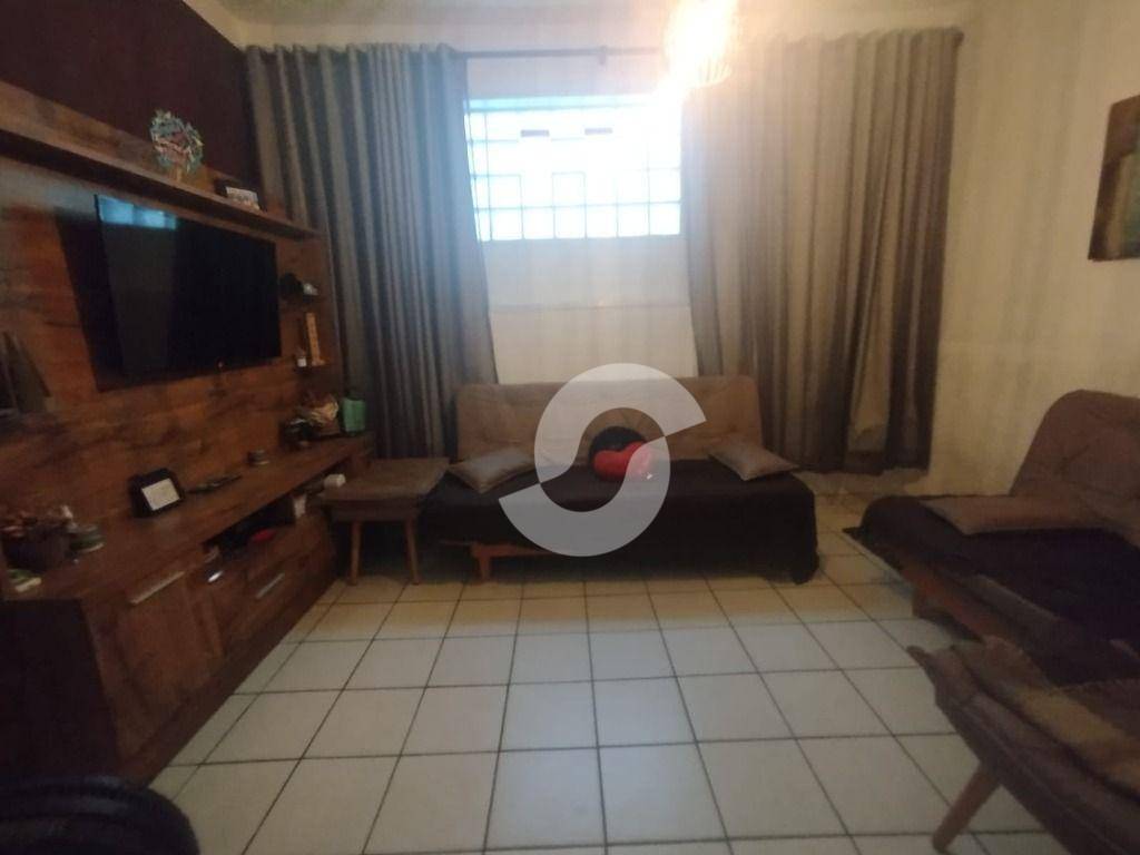 Casa à venda com 3 quartos, 150m² - Santa Rosa,Niterói