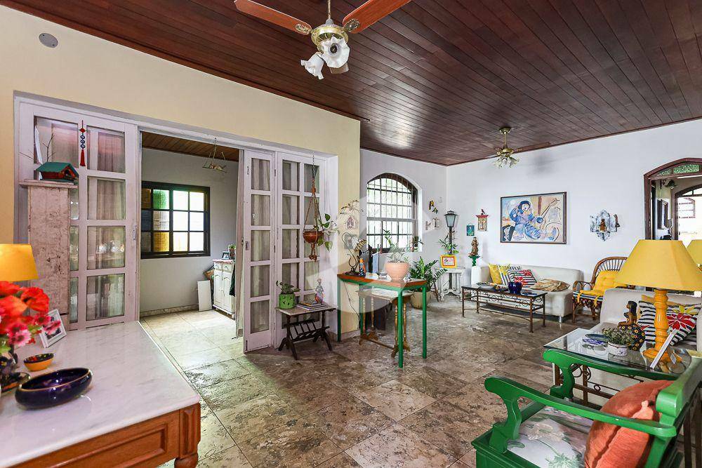 Casa à venda com 6 quartos, 272m² - Ingá,Niterói
