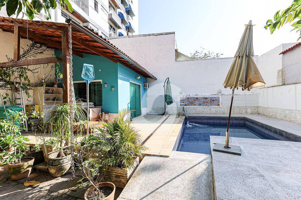 Casa à venda com 6 quartos, 272m² - Ingá,Niterói